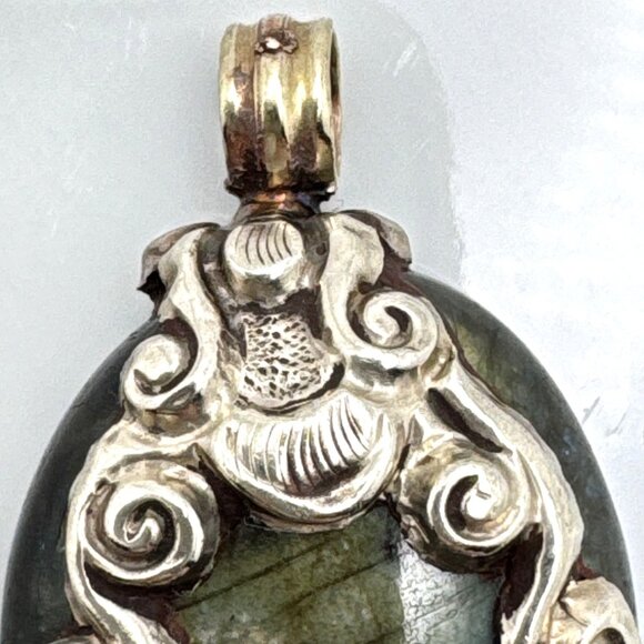 Silver Tone Framed Filagree  Glowing Labradorite Pendant Vintage - Picture 10 of 13